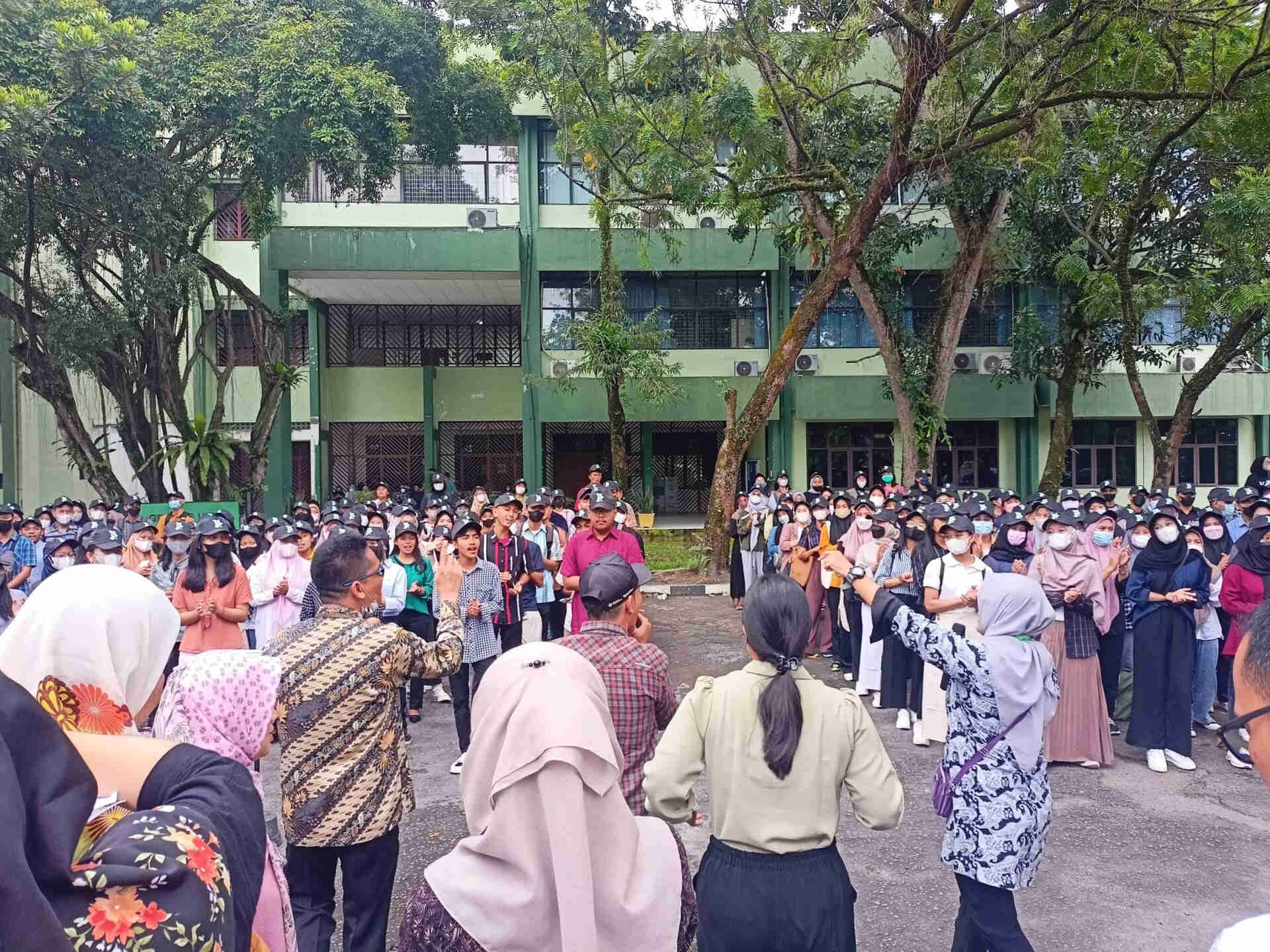 Pembagian Atribut PKKMB 2022
